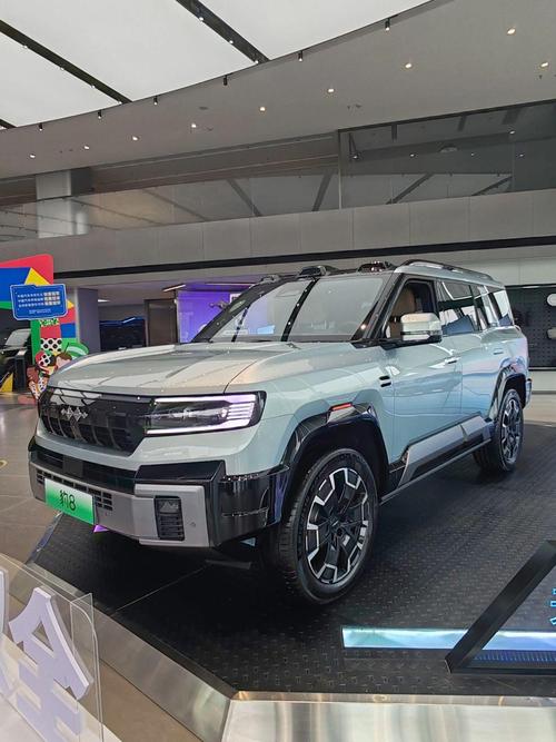 成都151比亚迪方程豹硬派越野的爆款，英菲尼迪35周年与你共成长